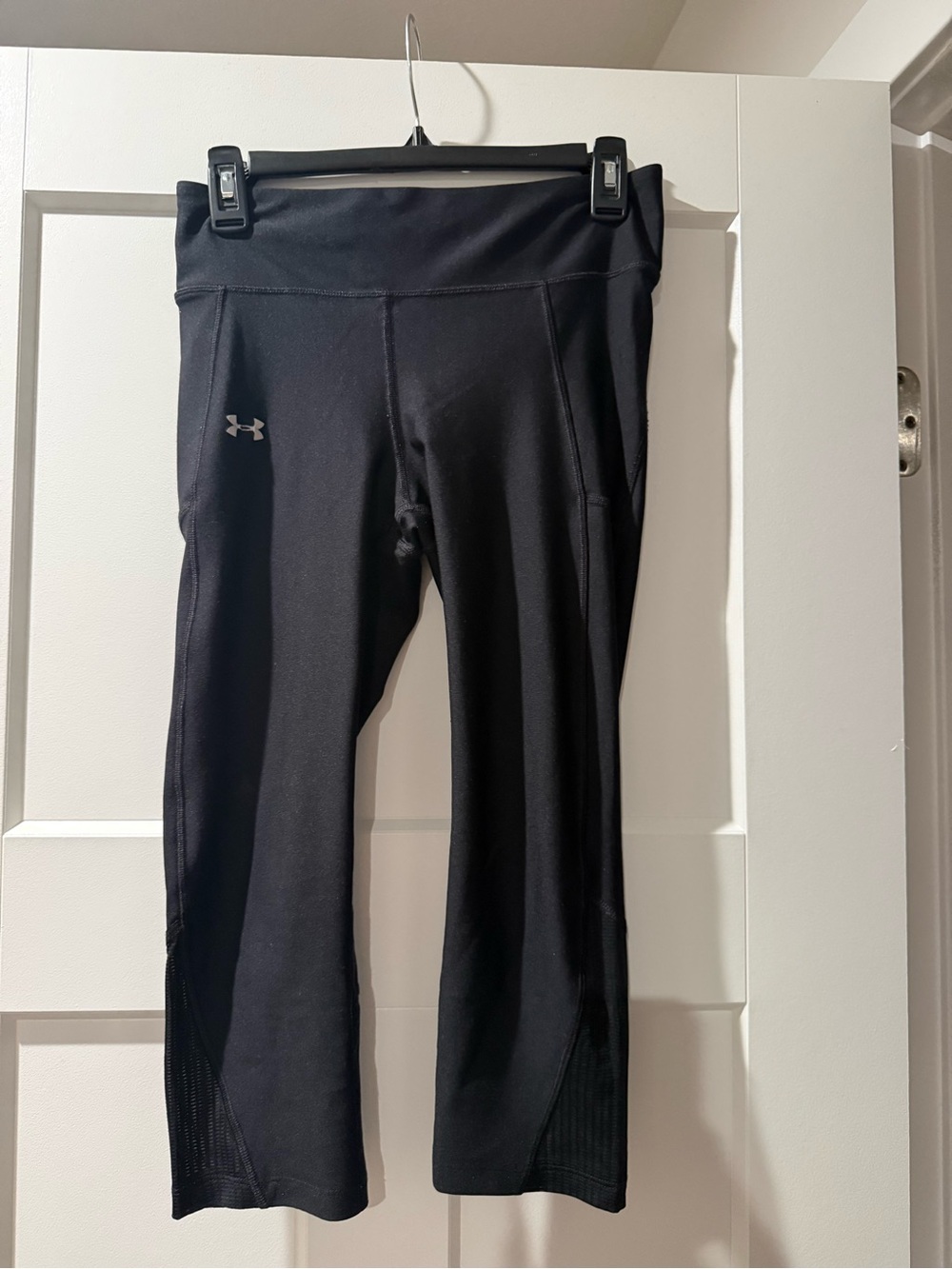 Under Armour Black Capri Leggings ladies size M